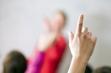 Во французских школах введут курс светской морали