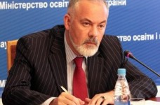 Табачник предлагает собирать заявления родителей для обучения детей на русском