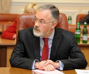 Табачник будет развивать украинское книгоиздание