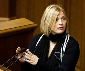 От Азарова требуют разобраться, как педагоги стали антифашистами