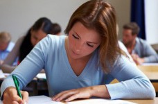 В 2013 году школы заканчивают 279 тысяч выпускников