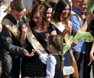 В украинских школах завершен учебный год