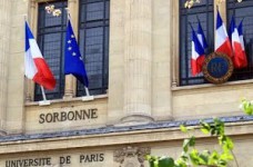 Франция открывает путь к англоязычному обучению в университетах