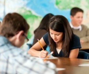 В пятницу девятиклассники напишут диктант по украинскому языку