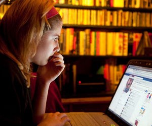 Абитуриенты покупают у мошенников несуществующие ответы на тесты ВНО