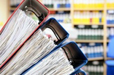 Украинская школа страдает от бюрократии чиновников, - опрос