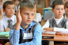 Почему бы детям с 5-го класса не учить русский? - чиновник МОН