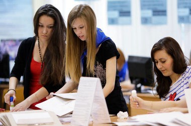 Приемные комиссии берут деньги за свою работу?