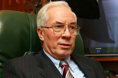 Азаров хочет увольнять за «благотворительные взносы»