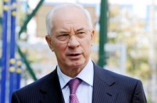 Азаров обещает увеличивать госзаказ в вузах