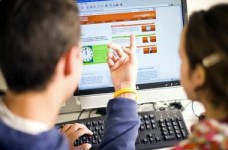 Школьники смогут пользоваться учебниками в online