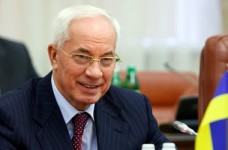 Азаров накажет тех, кто не подготовил школы к учебному году