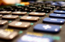 Ведомства ежегодно увеличивают стоимость подготовки кадров