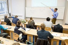 Доплаты преподавателям за «национальность»