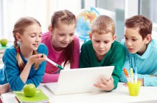 Школы смогут побороться за мультимедийные комплексы