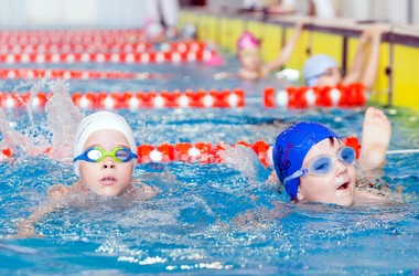 Табачник заявил, что плавать научили 350 тысяч детей