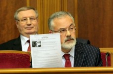 В МОН обвиняют оппонентов в политической ненависти