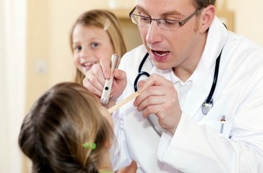 Медосмотры в школах завершатся в апреле