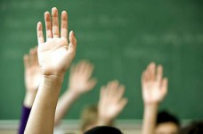 В МОН обсудят влияние политического кризиса на детей