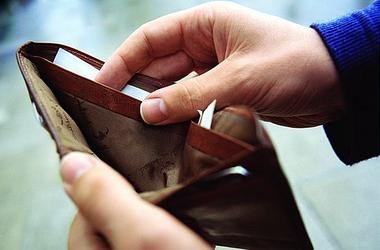 Профсоюзы: бюджетники стали "работающими бедными"