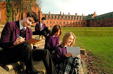 Выставка "Школы-пансионы Великобритании"