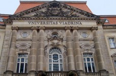 Cтипендии от университета Виадрина