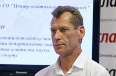 МОН отказывается от "бессмысленной" отчетности