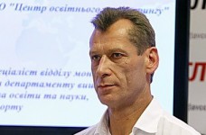 Школа тонет в постоянных принудительных акциях, - Полянский