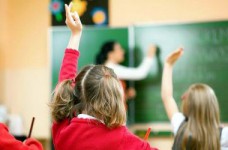 Школам с русским языком ничего не угрожает, - МОН