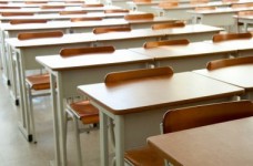 В Донецкой области закрывают школы и детсады