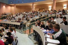 Польские вузы снижают стоимость обучения 