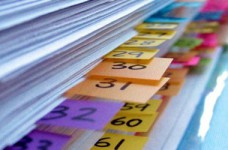 МОН требует прекратить чиновничью бюрократию