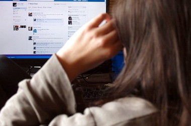 Родители считают соцсети опасными для детей - опрос