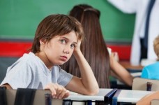 МОН планирует разгрузить программы начальной школы