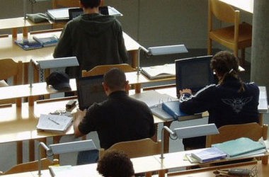 Из высшего учебного заведения сразу на работу