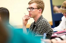 Университеты не усложняют жизнь абитуриентам