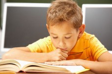 Необеспеченные дети получат учебники бесплатно