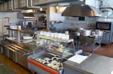 Киевская власть обеспечит питанием учеников-льготников