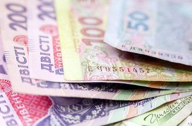 Минсоцполитики: надбавки и стипендии не отменены