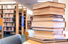 В МОН продлили второй этап конкурса учебников