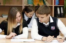 МОН просит принять школьников Донбасса