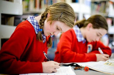 Решение о медалистах принимает директор школы, - МОН