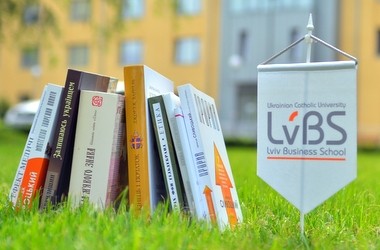 Продолжается регистрация на программы LvBS