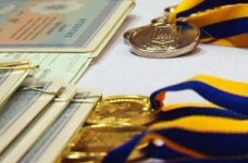 Выпускница, которой не дали медаль, отлично сдала ЗНО