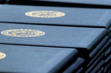 Вузы задерживают выдачу дипломов о высшем образовании