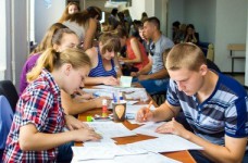 Вузы завершили прием документов от абитуриентов