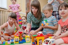 ЮНИСЕФ и LEGO обеспечат игрушками детей Донбасса