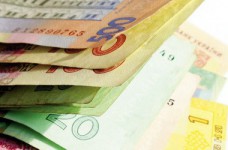 Кабмин повысил стипендии ученикам и студентам