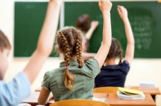 МОН: цель 12-летней школы - уменьшение нагрузки