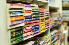 Учебники попадут в школу с нового года, - министр